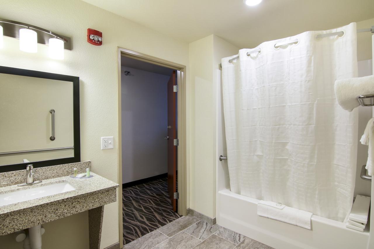 Cobblestone Inn & Suites - Menomonie/Uw-Stout Ngoại thất bức ảnh