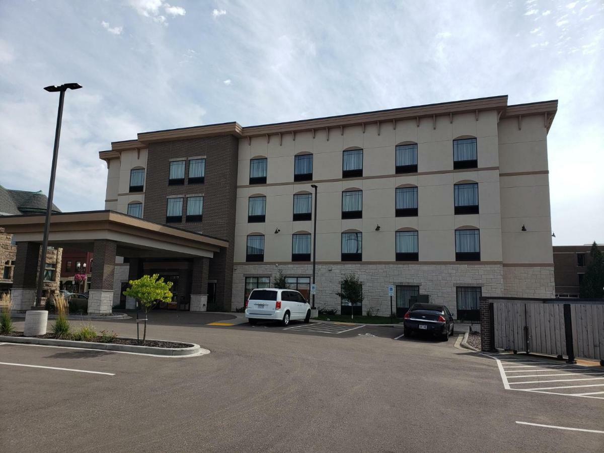 Cobblestone Inn & Suites - Menomonie/Uw-Stout Ngoại thất bức ảnh
